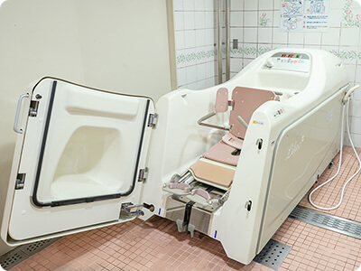 １F / 座位式機械浴